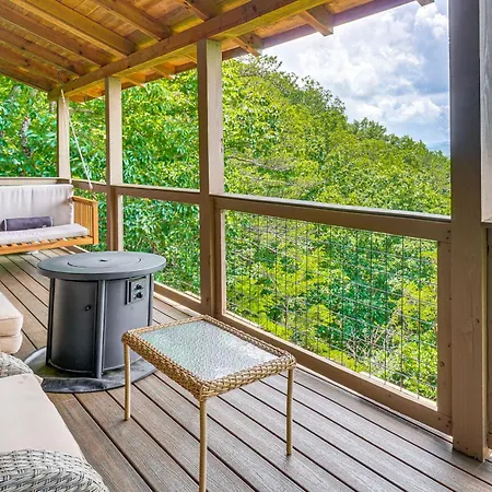 Mountain-View Deck Oasis Cabin Near Attractions